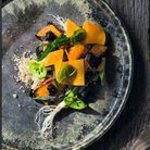 Courge kabocha, mini-poireaux et ail noir