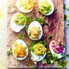 Oeufs mimosa guacamole, poivronnade, et houmous