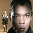 Fine Young Cannibals – « She Drives me Crazy »