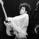 Prince sur scène, en 1984