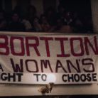 Pour comprendre les conséquences de l’actualité aux États-Unis : « Roe v. Wade : la véritable histoire de l’avortement » (Netflix)