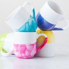 Cadeau fête des mères à faire soi-même : une tasse tie & dye