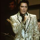 Elvis Presley en blazer à sequins dorés