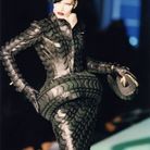 Le tailleur-pneu, défilé Haute Couture printemps été 1997