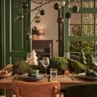 Une table de Noël qui revisite l'esprit forêt enchantée
