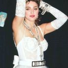 Madonna en robe de mariée revisitée pour les MTV Music Awards de 1984