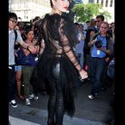 People tapis rouge defiles fashion week new york camilla belle