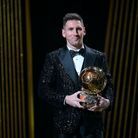 Lionel Messi avec son ballon d'Or 