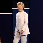 Hilary Clinton et son costume blanc