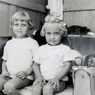 En 1963, dans le Calvados, avec sa soeur Anne Marie  