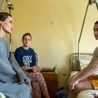 À l'hôpital, les enfants sont des blessés des bombardements du 8 avril à Kramatorsk...